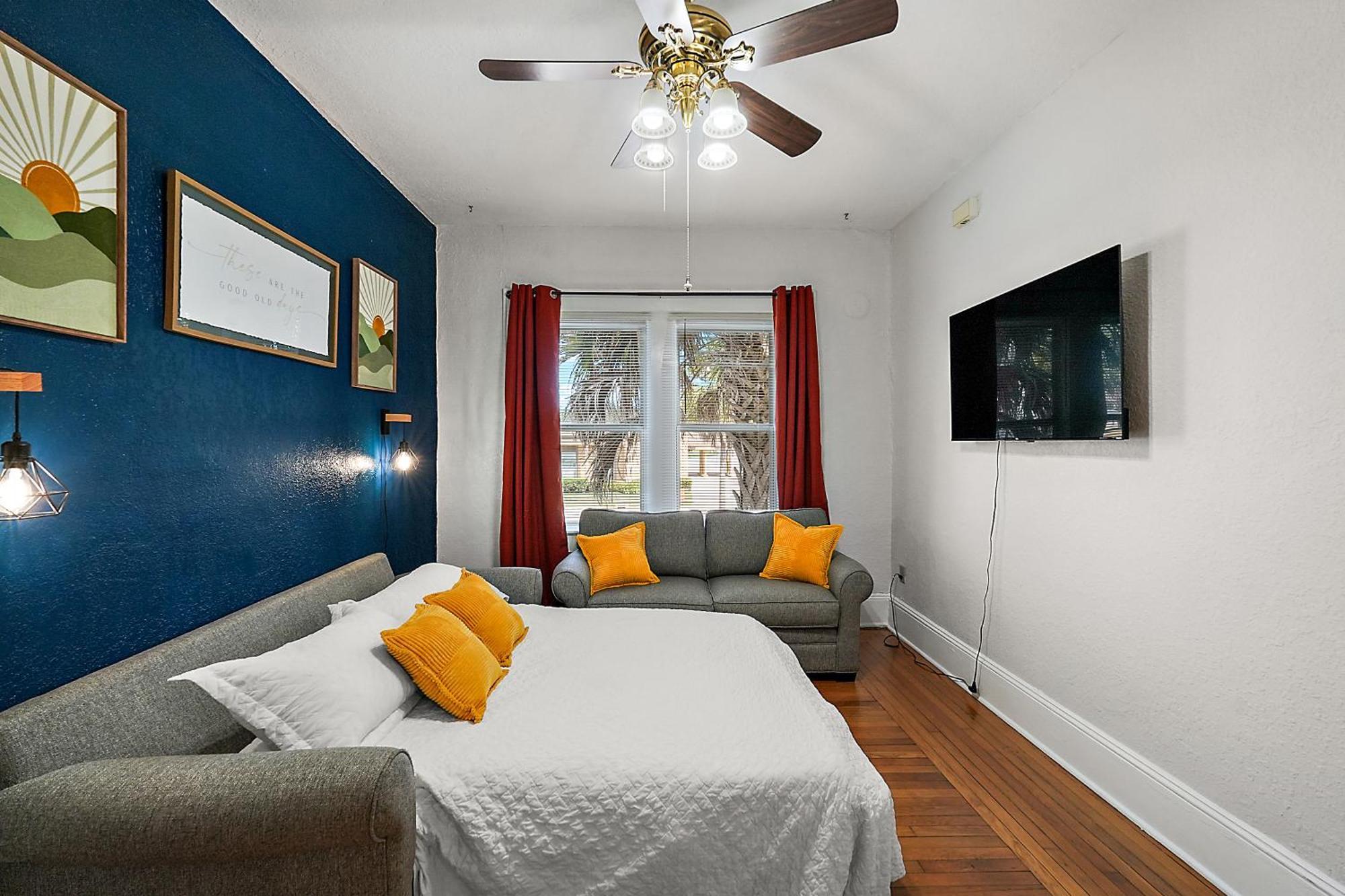 Downtown Den-King Bed~Heart Of Eustis~Queen Sleeper~Upstairs~Bright & Happy Eksteriør bilde