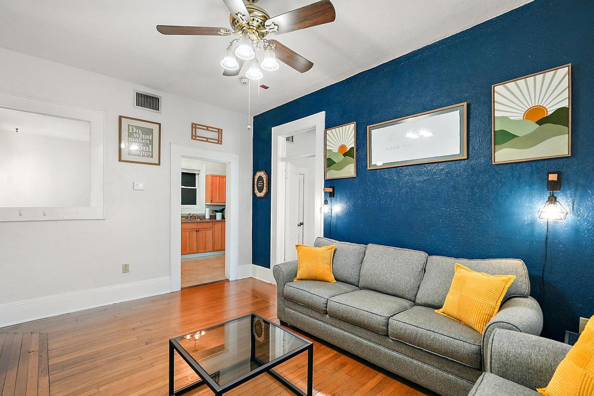 Downtown Den-King Bed~Heart Of Eustis~Queen Sleeper~Upstairs~Bright & Happy Eksteriør bilde
