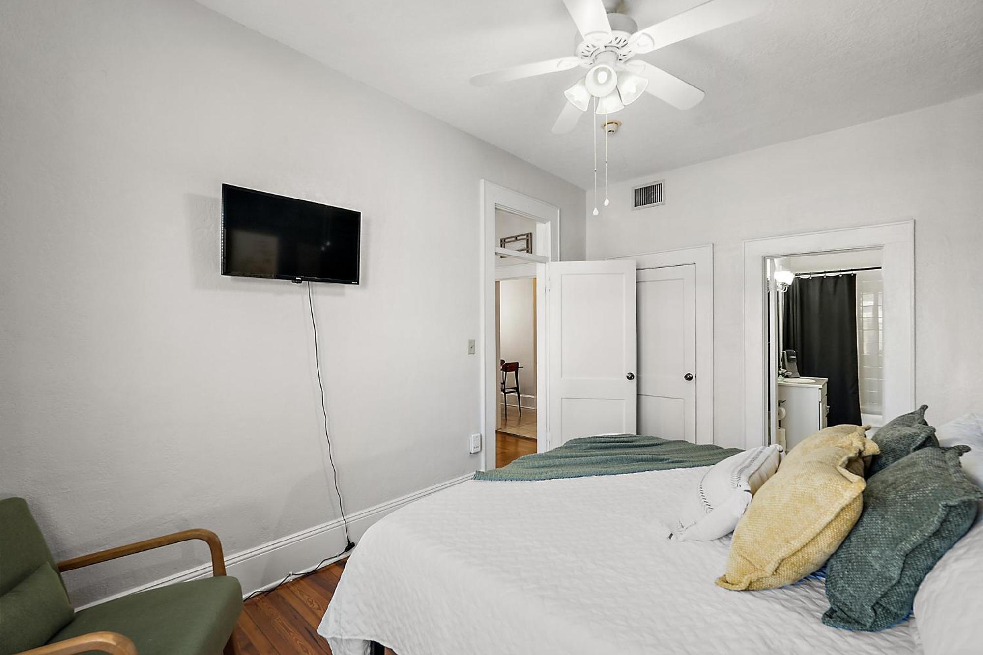 Downtown Den-King Bed~Heart Of Eustis~Queen Sleeper~Upstairs~Bright & Happy Eksteriør bilde